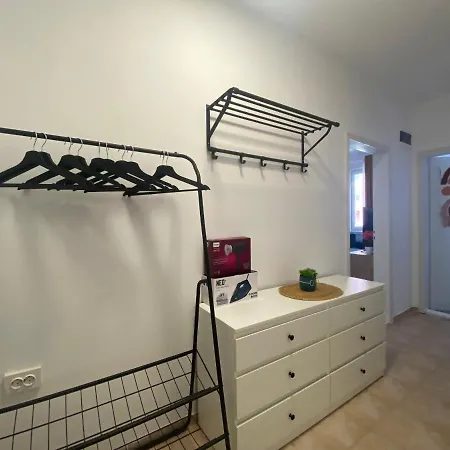 Toni House 407